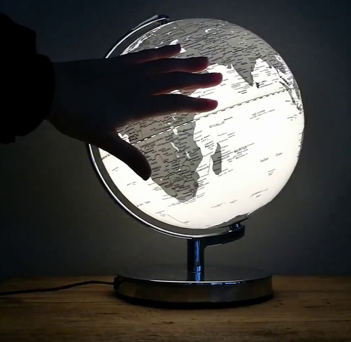 Mappamondo illuminato
